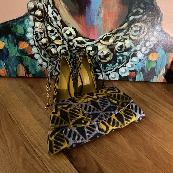 Colorful Patterned Heels and Bag Set - Picture 3 of 4